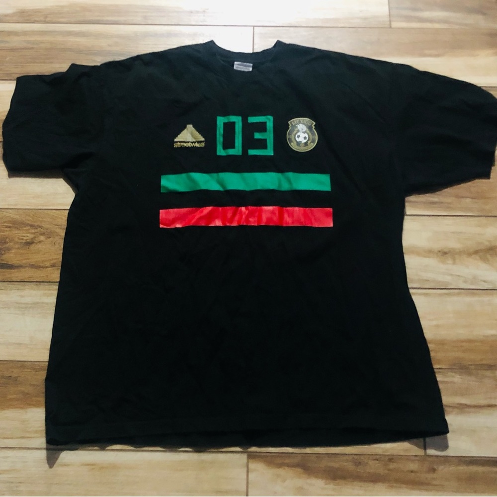 Streetwise 03 black and greem short sleeve t-shirt